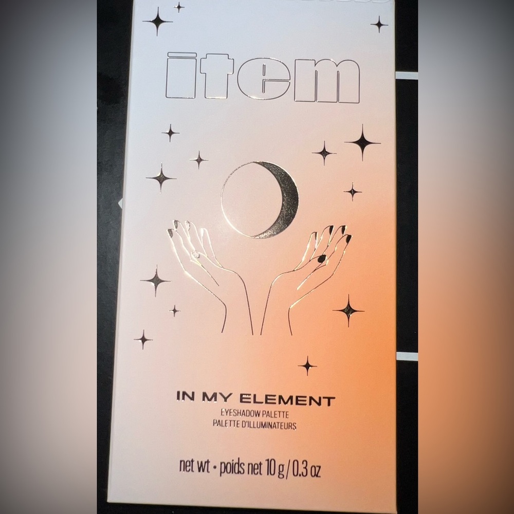 Item Beauty In My Element eyeshadow palette